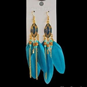 Boho Vintage Colorful Feather Tassel Dangle Drop Earrings ( Turqoise Color ).